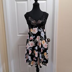 NWOT Flora Nikrooz Floral Chemise Medium Lace Nightie Pajamas Slip Black Pink